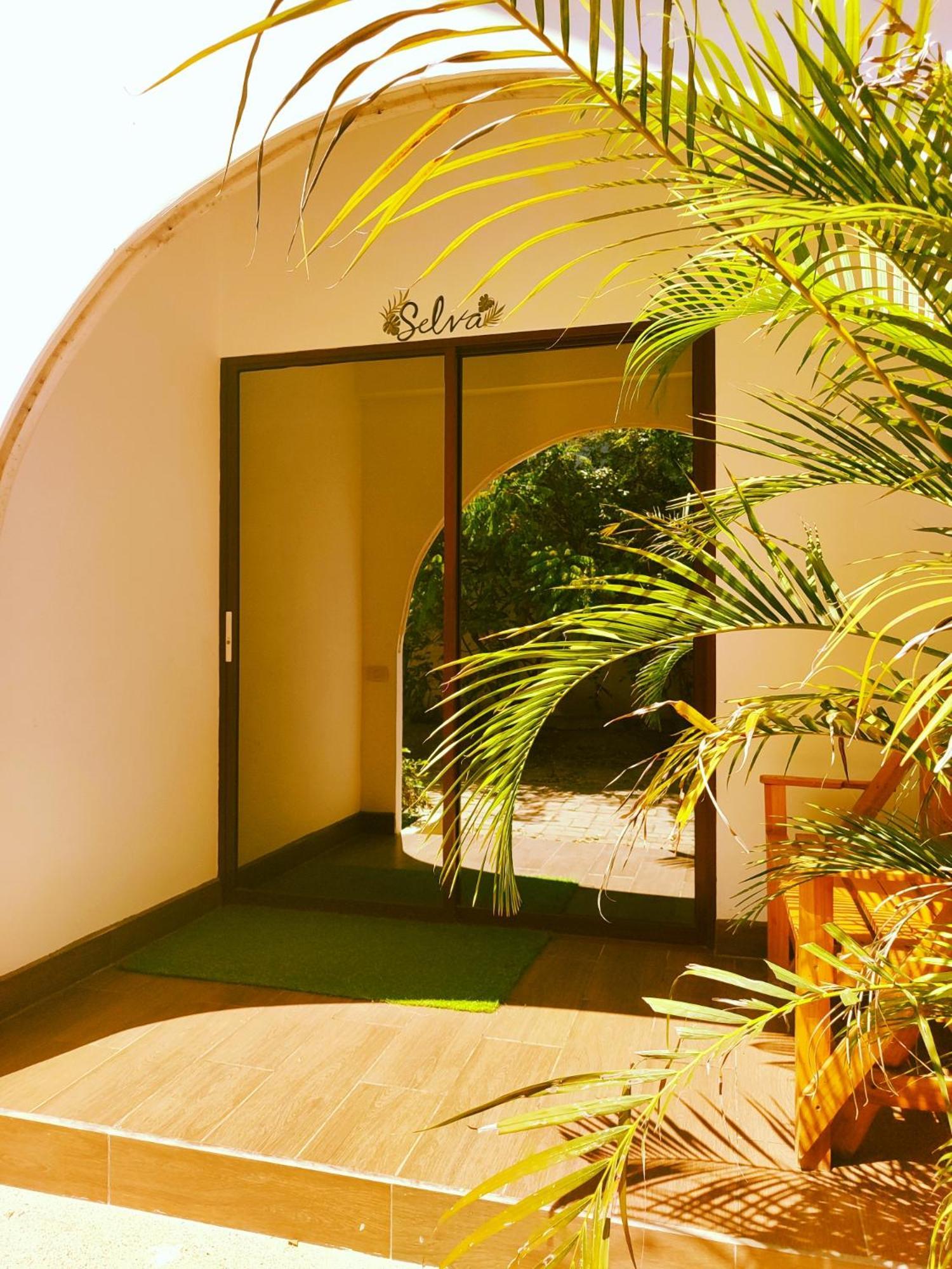 Cafe Madame Hotell Puerto López Exteriör bild